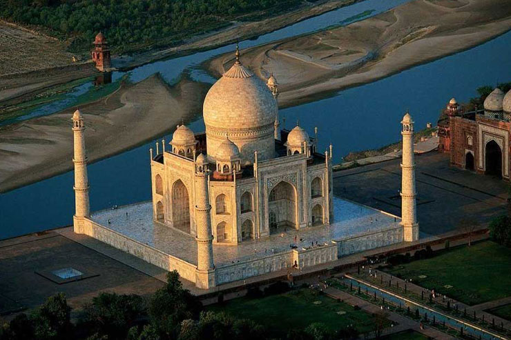 Best of North India including Delhi Jaipur Agra Khajuraho with Varanasi